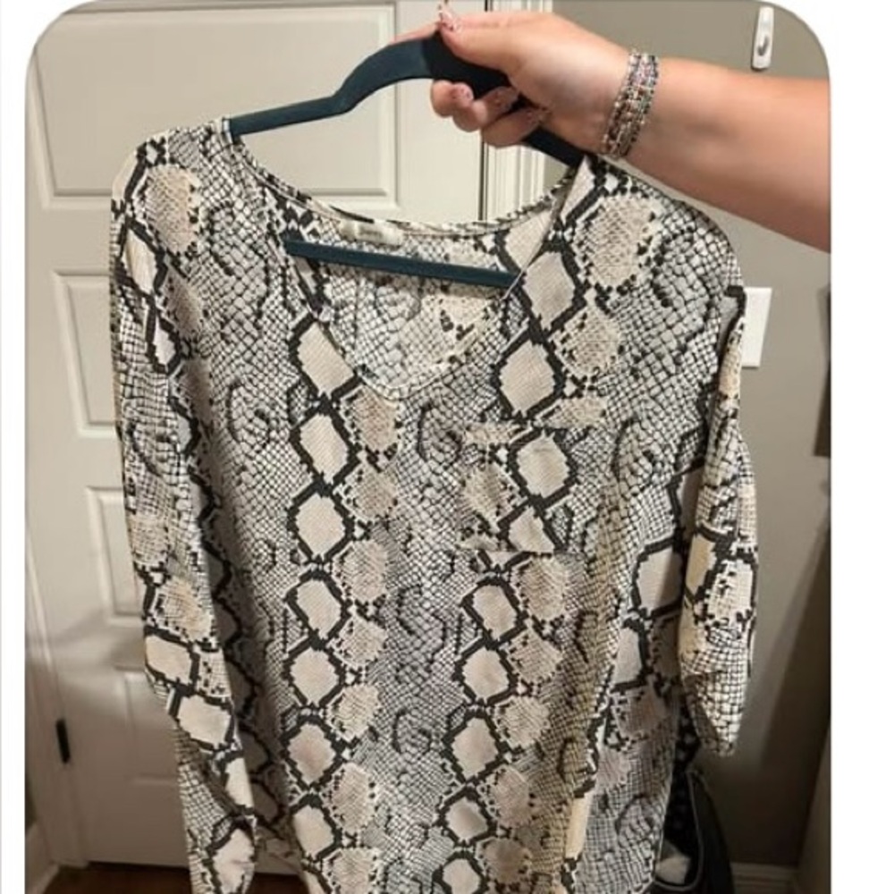 JODIFL Black and Cream Snakeskin Blouse
